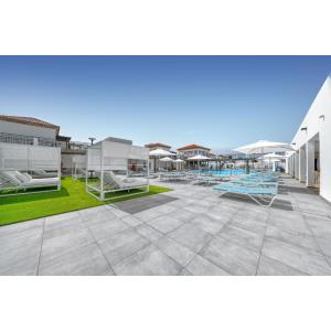 BRONCEMAR BEACH SUITES - Accomodations en CALETA DE FUSTE