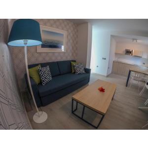 BRONCEMAR BEACH SUITES - Accomodations en CALETA DE FUSTE