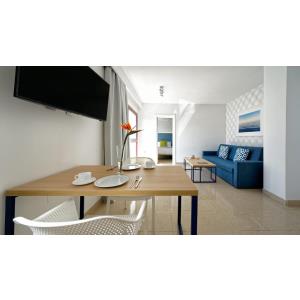 BRONCEMAR BEACH SUITES - Accomodations en CALETA DE FUSTE