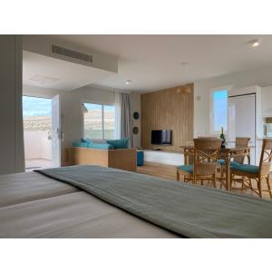 LIVVO ESMERALDA MARIS - Alojamientos en COSTA CALMA