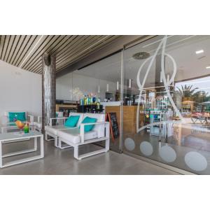 LIVVO ESMERALDA MARIS - Alojamientos en COSTA CALMA